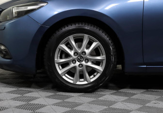 Подержанный автомобиль Mazda 3 Hatchback 2018 года (9 фото)