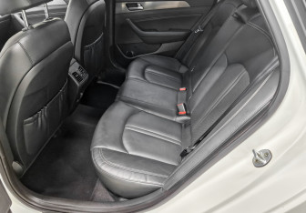 Подержанный автомобиль Hyundai Sonata 2019 года (12 фото)