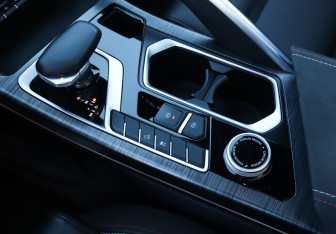 Подержанный автомобиль Geely Tugella 2023 года (42 фото)