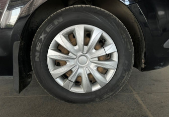 Подержанный автомобиль Ford Focus Sedan 2011 года (17 фото)