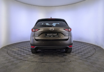 Подержанный автомобиль Mazda CX-5 2019 года (6 фото)