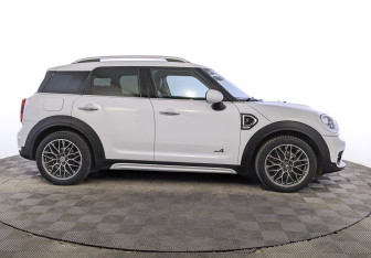 Подержанный автомобиль MINI Countryman 2018 года (4 фото)