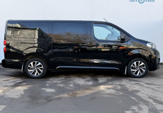 Подержанный автомобиль Peugeot Traveller 2020 года (4 фото)