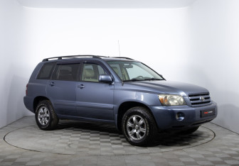 Подержанный автомобиль Toyota Highlander 2005 года (3 фото)