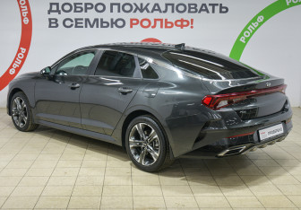 Подержанный автомобиль Kia K5 2021 года (6 фото)