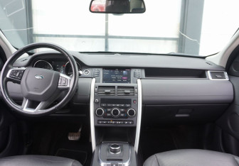 Подержанный автомобиль Land Rover Discovery Sport 2018 года (12 фото)