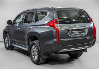 Подержанный автомобиль Mitsubishi Pajero Sport 2018 года (7 фото)