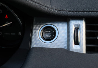 Подержанный автомобиль Land Rover Range Rover Evoque 2013 года (23 фото)