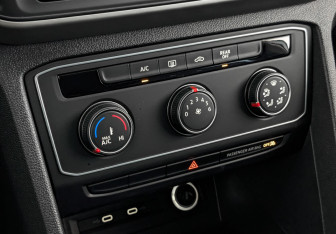 Подержанный автомобиль Volkswagen Teramont 2023 года (21 фото)