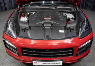 Подержанный автомобиль Porsche Cayenne 2021 года (9 фото)