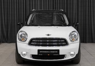 Подержанный автомобиль MINI Countryman 2015 года (2 фото)