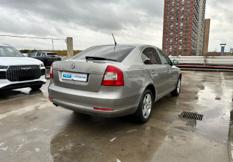 Подержанный автомобиль Skoda Octavia Liftback 2011 года (4 фото)