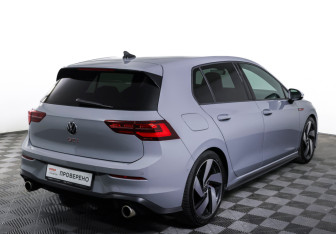 Подержанный автомобиль Volkswagen Golf GTI Hatchback 2021 года (5 фото)