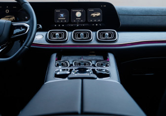 Подержанный автомобиль Jaecoo J8 2024 года (35 фото)