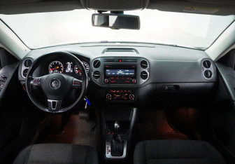 Подержанный автомобиль Volkswagen Tiguan 2012 года (13 фото)