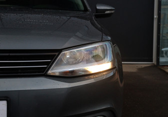 Подержанный автомобиль Volkswagen Jetta Sedan 2012 года (18 фото)