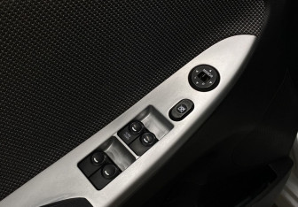 Подержанный автомобиль Hyundai Solaris Sedan 2014 года (16 фото)