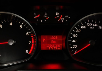 Подержанный автомобиль Ford Mondeo Sedan 2013 года (14 фото)