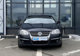Подержанный автомобиль Volkswagen Jetta Sedan 2009 года (2 фото)