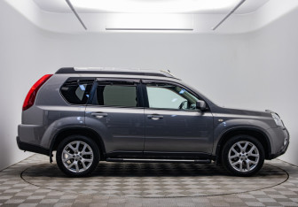 Подержанный автомобиль Nissan X-Trail 2014 года (4 фото)