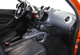 Подержанный автомобиль Smart Forfour 2016 года (9 фото)