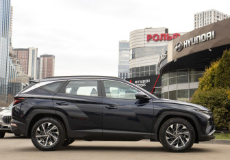 Подержанный автомобиль Hyundai Tucson 2022 года (3 фото)