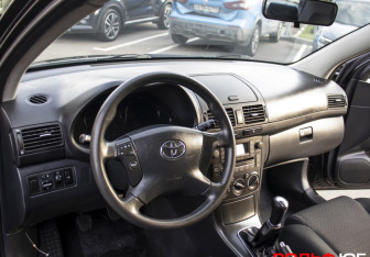 Подержанный автомобиль Toyota Avensis Sedan 2007 года (14 фото)