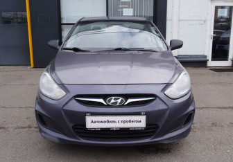Подержанный автомобиль Hyundai Solaris Sedan 2014 года (2 фото)