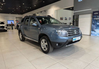 Подержанный автомобиль Renault Duster 2012 года (3 фото)