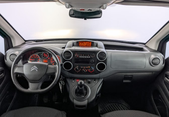 Подержанный автомобиль Citroen Berlingo 2021 года (14 фото)