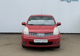 Подержанный автомобиль Nissan Note 2008 года (2 фото)
