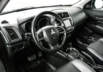 Подержанный автомобиль Mitsubishi ASX 2014 года (9 фото)