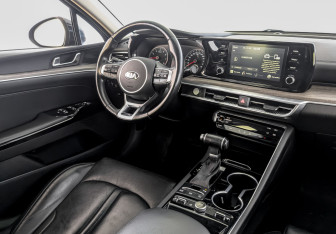 Подержанный автомобиль Kia K5 2021 года (29 фото)