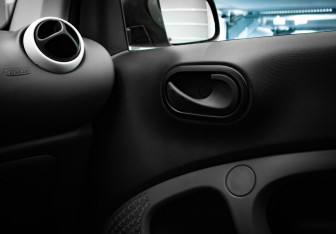 Подержанный автомобиль Smart Fortwo Hatchback 2018 года (16 фото)