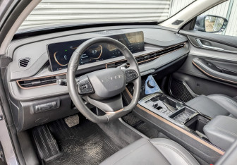 Подержанный автомобиль Exeed LX 2023 года (16 фото)