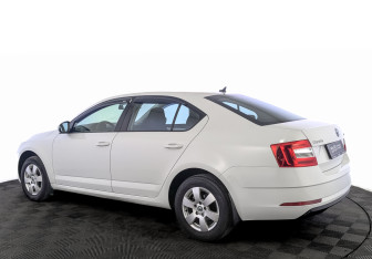 Подержанный автомобиль Skoda Octavia Liftback 2020 года (7 фото)
