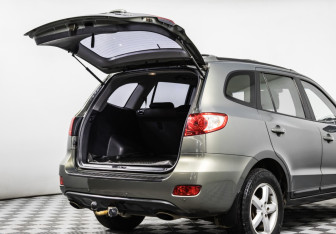Подержанный автомобиль Hyundai Santa Fe 2006 года (13 фото)