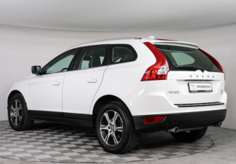 Подержанный автомобиль Volvo XC60 2013 года (7 фото)