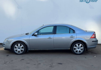 Подержанный автомобиль Ford Mondeo Sedan 2005 года (5 фото)