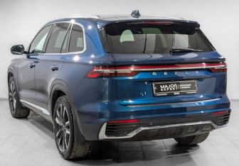 Подержанный автомобиль Geely Monjaro 2023 года (7 фото)