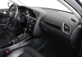 Подержанный автомобиль Audi A4 Sedan 2015 года (10 фото)