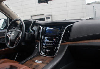 Подержанный автомобиль Cadillac Escalade Suv 2020 года (18 фото)