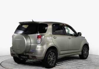 Подержанный автомобиль Toyota Rush 2011 года (4 фото)