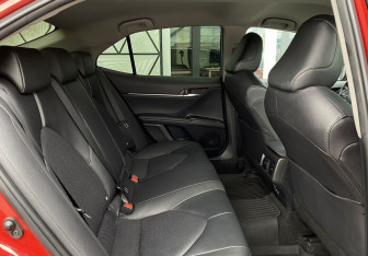 Подержанный автомобиль Toyota Camry Sedan 2021 года (25 фото)