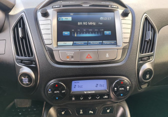 Подержанный автомобиль Hyundai ix35 2013 года (14 фото)