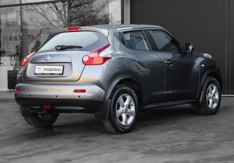 Подержанный автомобиль Nissan Juke 2013 года (4 фото)
