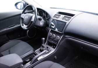 Подержанный автомобиль Mazda 6 Wagon 2008 года (10 фото)