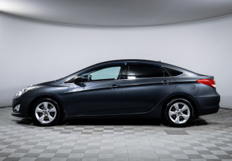 Подержанный автомобиль Hyundai i40 Sedan 2013 года (8 фото)