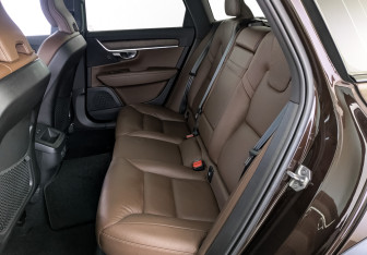 Подержанный автомобиль Volvo V90 Cross Country 2021 года (18 фото)