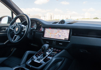 Подержанный автомобиль Porsche Cayenne 2020 года (23 фото)